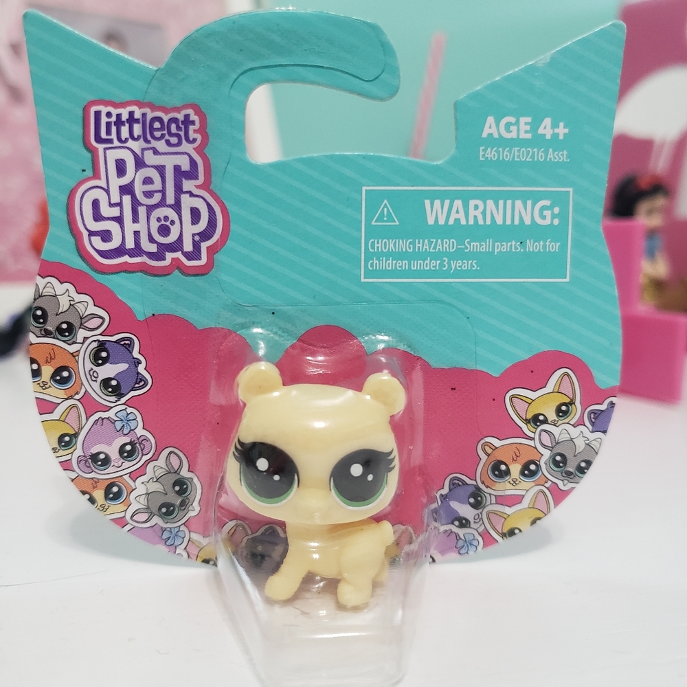 Littlest Pet Shop TV Series 2 Bear Mini Figure Pet - Collectible Toy